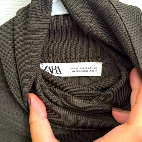 Zara Olive Ribbed Turtleneck Sweater - Picture 2 of 5